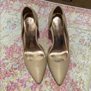 Women’s Nude Heels size 6.5